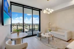 72 Park - 1003