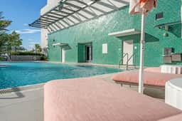 Miami Worldcenter condo/ Hotel Amenities/ sleeps 4