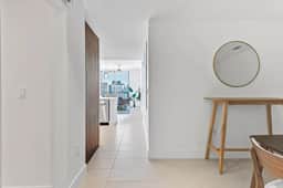Modern Downtown Condo| 1BR |Co-Working |Pool | Gym