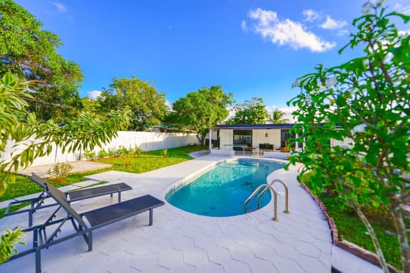 4BR North Miami Villa with Pool Patio Ping Pong
